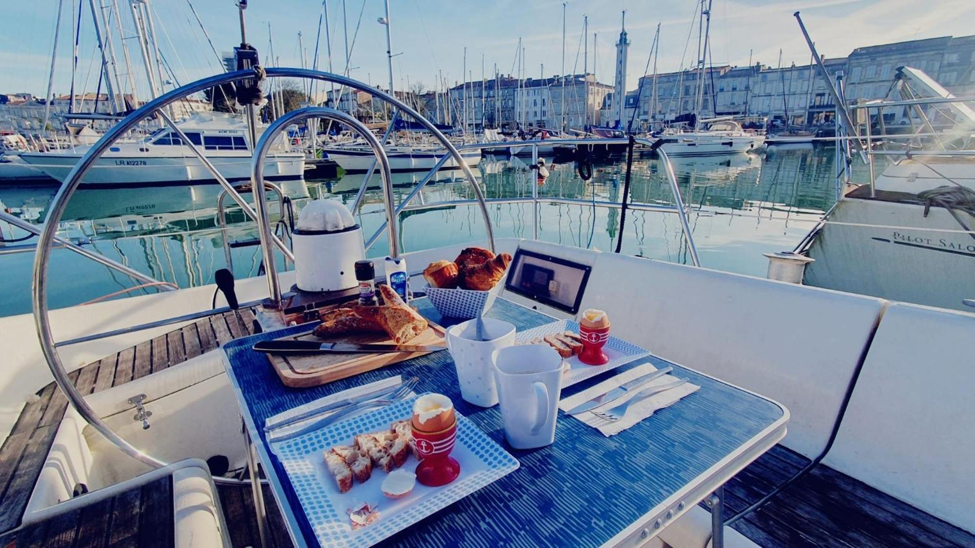 Coriandre 2 - Dormir Sur Un Grand Voilier 9 Personnes By Nuits Au Port La Rochelle  Ngoại thất bức ảnh